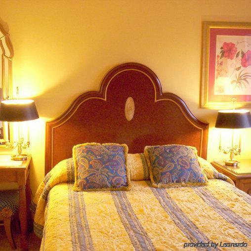 Golden Green Hotel By Oyo Charlotte Oda fotoğraf